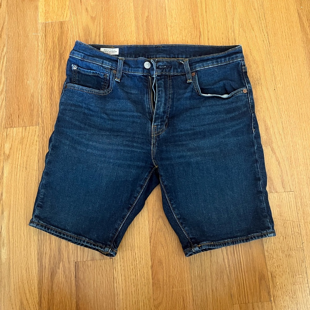 Levi’s men’s premium denim shorts 32”